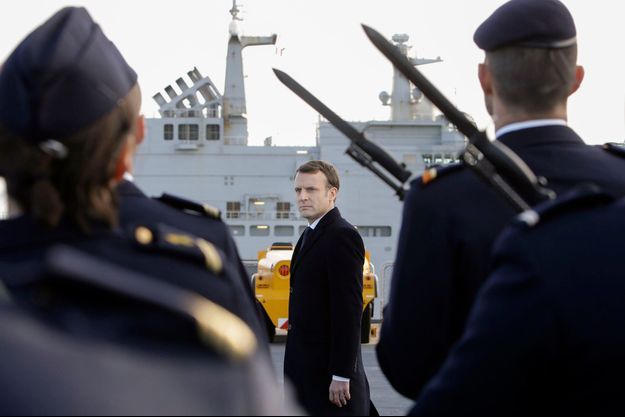 La France prend le commandement du groupe naval des forces de la coalition internationale dans le Golfe